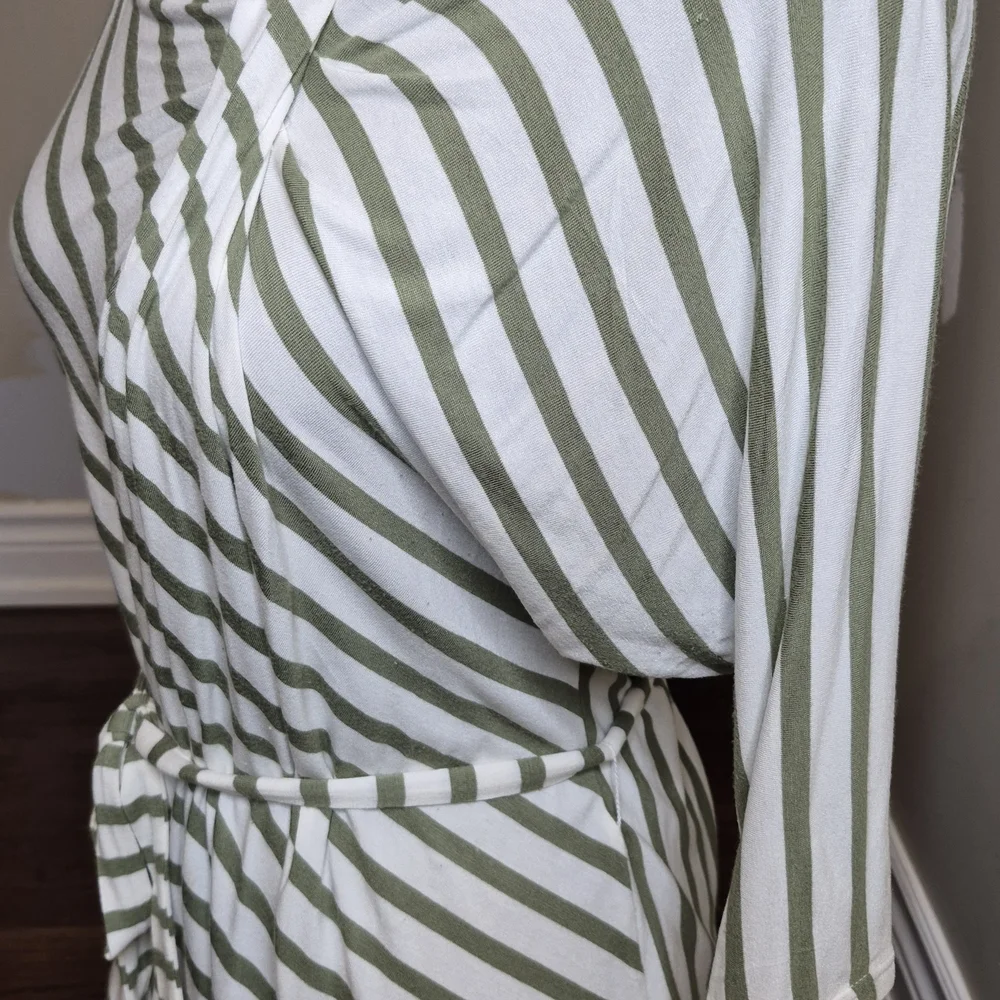 Linea Domani Green and White Top - Picture 4 of 8